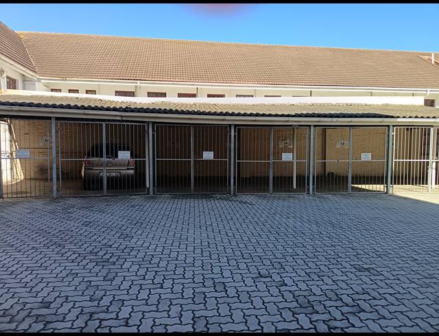 2 BEDROOM FLAT FOR SALE IN GQEBERHA CENTRAL